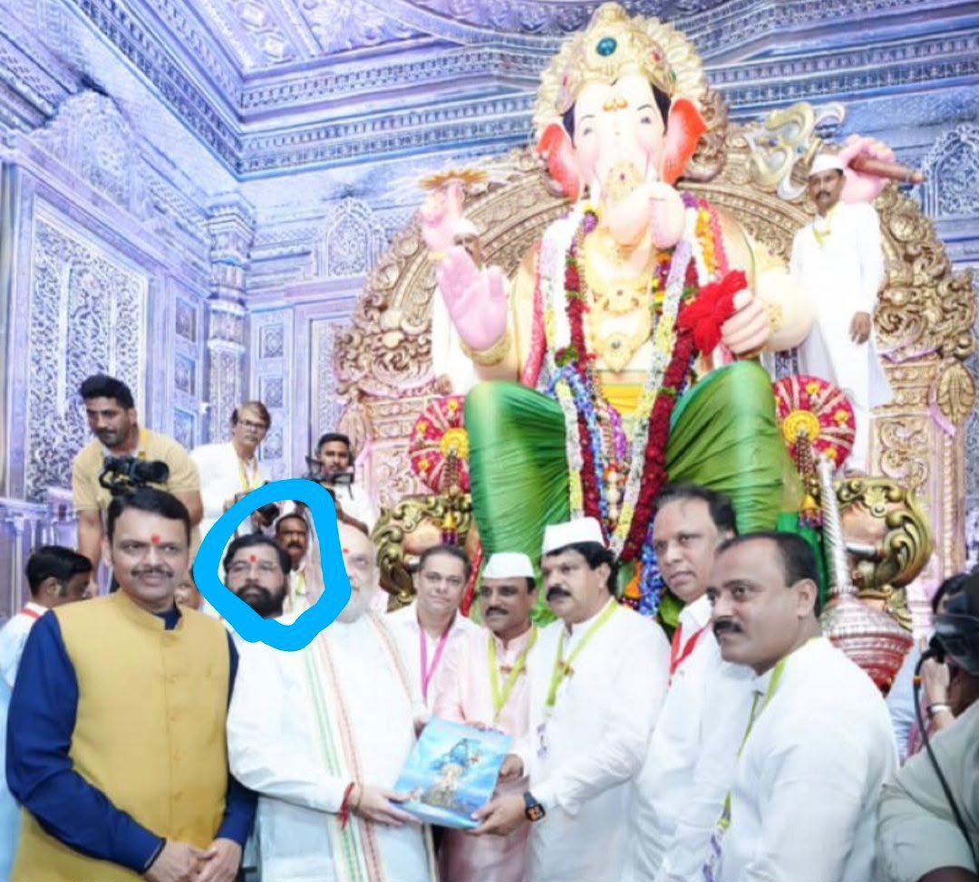 deepaksurve1111's tweet photo. आमच्या शिवसेनेत जी इज्जत होती ती गद्दारी केल्यानंतर धुळीस मिळाली आहे !
आंतरराष्ट्रीय पुरस्कार की ऐसी की तैसी 😄 https://t.co/YEZPp8sjd3