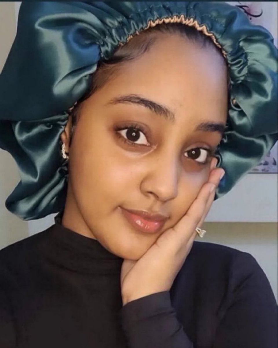_Meemerh_'s tweet photo. Who will be my first Twitter boyfriend? 😩🖤❤️💧 https://t.co/I1cwYEvWcV