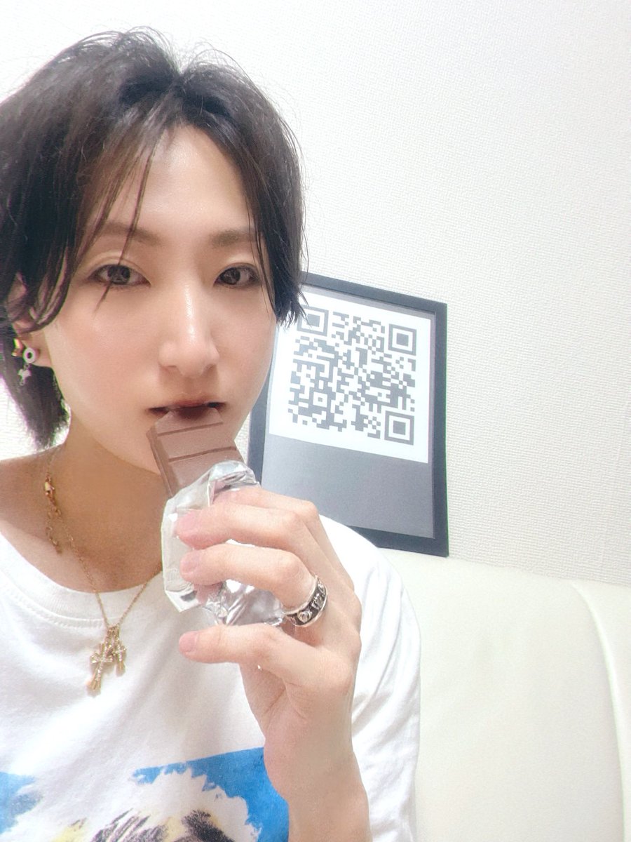 Akuro_EIJI's tweet photo. この1ヶ月以内に日傘を2本も紛失してるᜊ̑ ̑ ⋆͛ どしちまったんだ自分
あっ、この板チョコのアイス美味いんよ https://t.co/0oSKdmsUL2