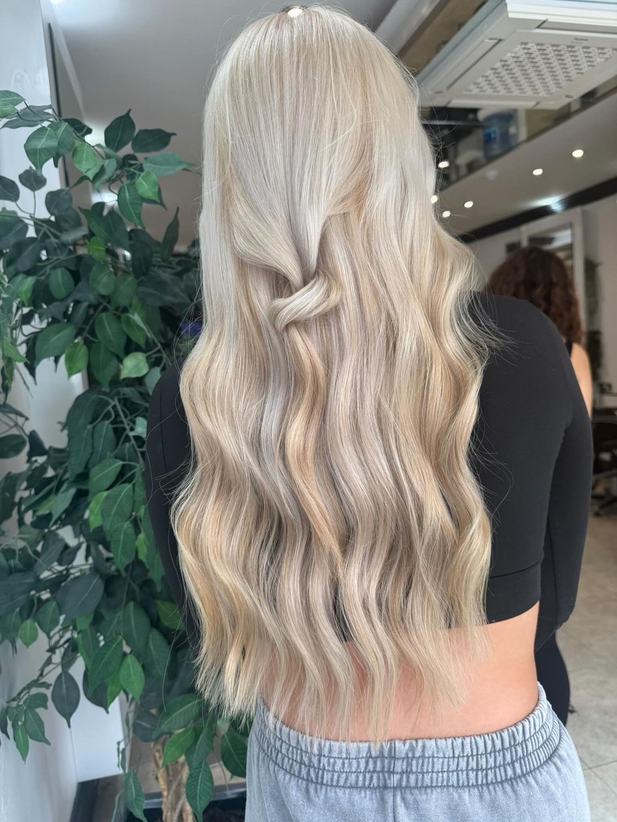 RandallStuhceg's tweet photo. Living the Rapunzel fantasy 💛
•colour created by spyrit🩶 https://t.co/qoDj53EMxL