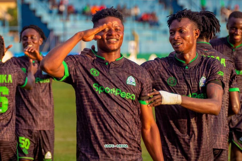 EricNdagije250's tweet photo. EXCLUSIVE 🚨

Thirteen-time Uganda Premier League champions KCCA Football Club🇺🇬 set to complete the signing of Congolese international Gedeon Bendeka🇨🇩, 27.

Former Etincelles FC 🇷🇼and Gormahia 🇰🇪 striker is in Uganda to complete his move . https://t.co/MVfcSQlfrb