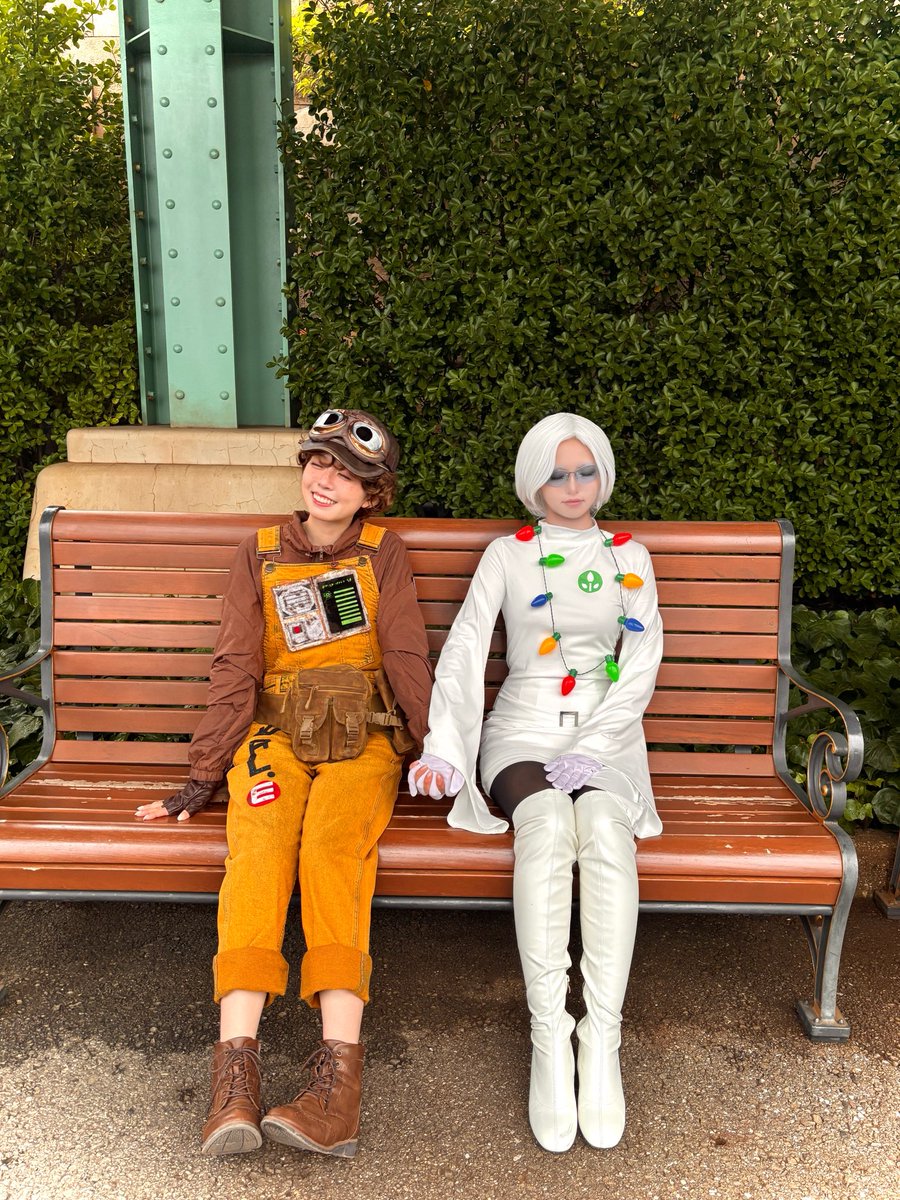30chibisaba1000's tweet photo. 🥾🌱WALL･E &amp; EVE🤍🌌

 #Dハロ仮装  #Dハロ仮装2026 https://t.co/cKsItkwJ5c