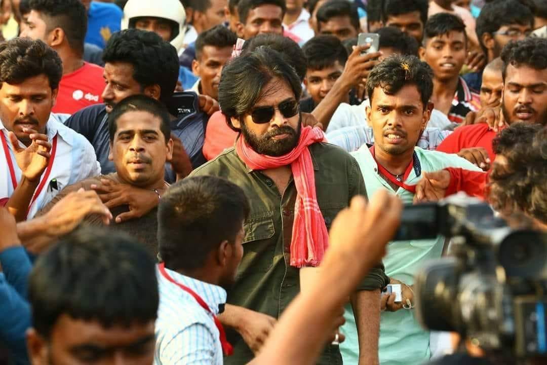 Raj_SenaniCult's tweet photo. King of KOTHA 🫶🏽❤️ Kalyan 🔥

Jai Kalyan….. Jai Jai Kalyan😍

Jai Hind ❤️ https://t.co/8Kriw8P4v0