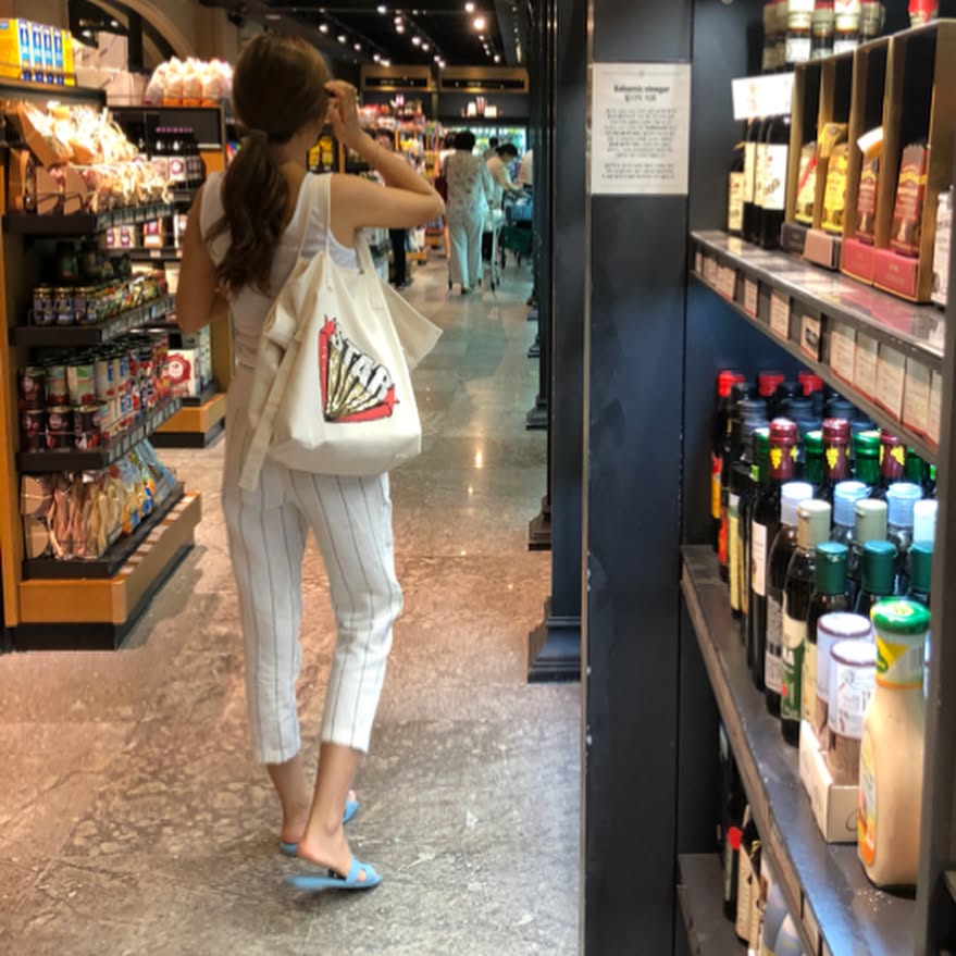 ClarkStucke's tweet photo. Yesterday was so hot I couldn’t stand wearing anything but a sleeveless top. https://t.co/jP6RgptR3S