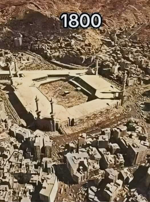 MakkahUpdate's tweet photo. 🕋 From Abraha to the Qarmatians, Juhayman and now the reported Houthi attempts — Makkah has faced threats across the centuries.

Yet the Sacred House remains. 🤍 https://t.co/aHzVysfMvA