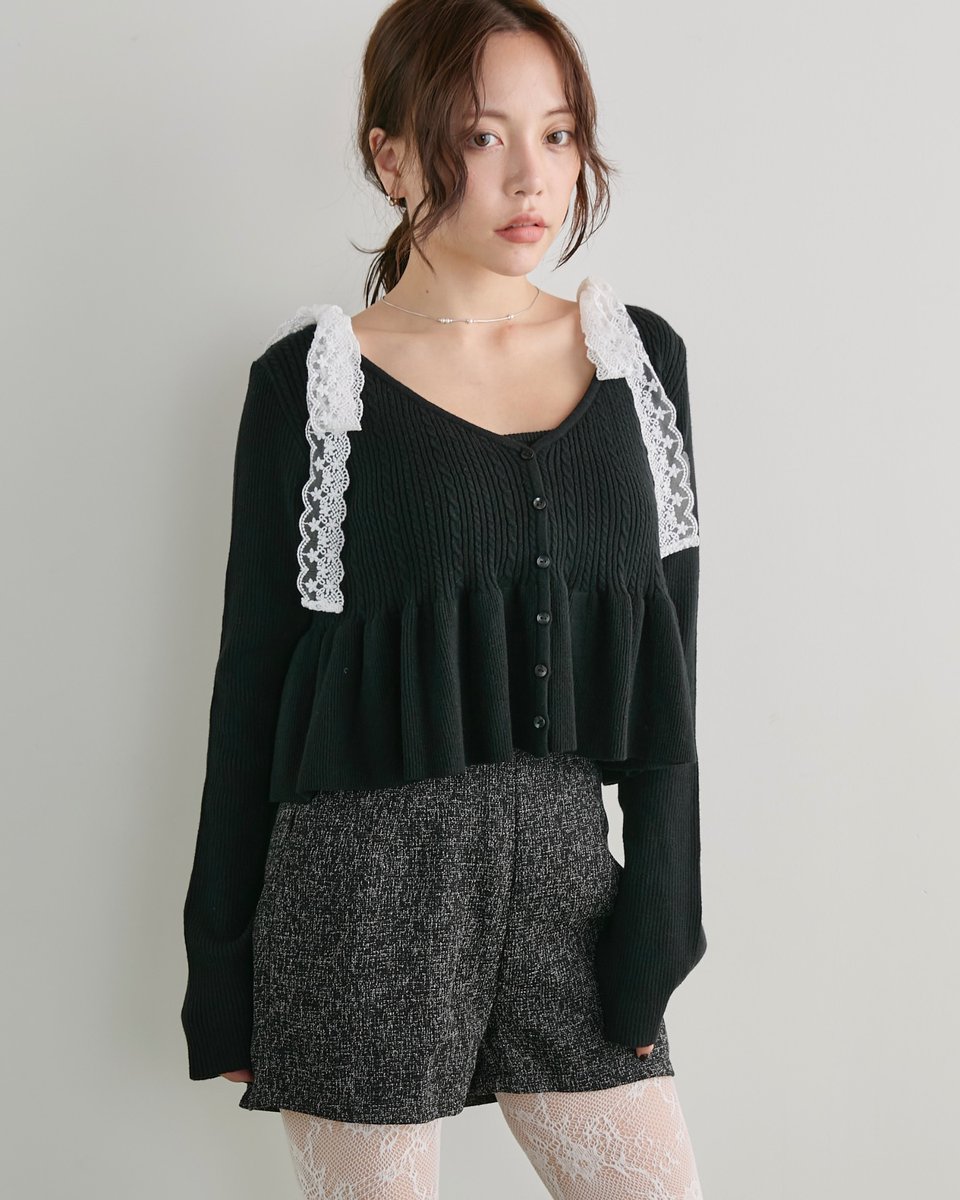 archives_pm's tweet photo. 【new arrival】
大人気アイテムが本日入荷🎀♡
配色レースの肩リボンが着映えポイントです☝🏻☑️
https://t.co/xOP5yTpxUb https://t.co/zYusTRcWlm
