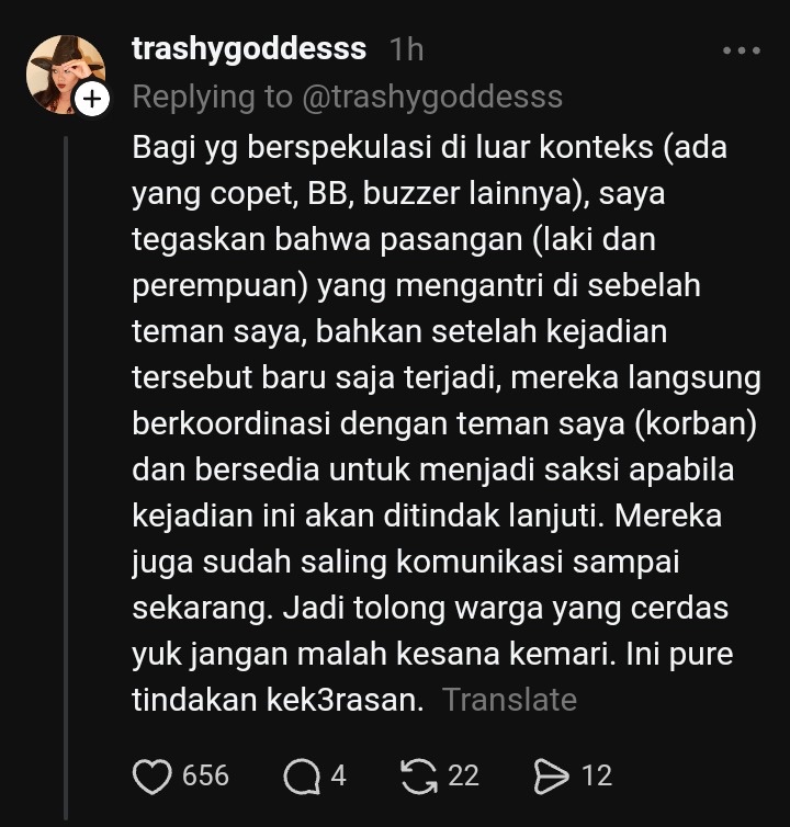 TanyarlBase's tweet photo. 💚 buat yg masih nuduh mbak2 baju putih yg ditendang laki2 random di senayan city itu copet, 2 org saksi mata yg ngantri sama dia di bakso afung aja berani jadi saksi lho tapi netizen malah seenak sendiri menyimpulkan. malu please yg udh nuduh2 korban! https://t.co/AaMIbaO9ts