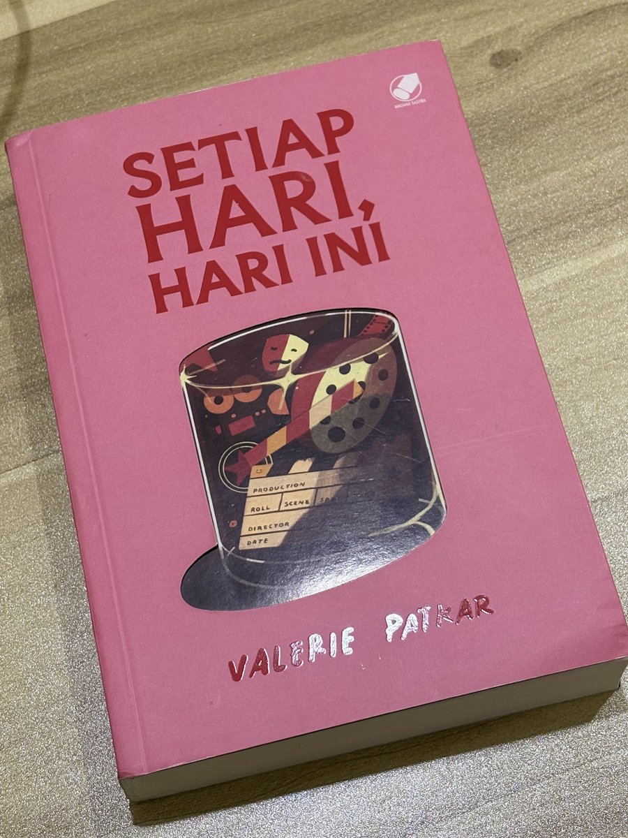 bluusociety's tweet photo. ˚✩°｡ Current Read 🫧໒꒱

📖 Setiap Hari, Hari Ini by Valerie Patkar
📍 physical book
📅 Start : 17 September 2026 https://t.co/9DuOW0I9sv