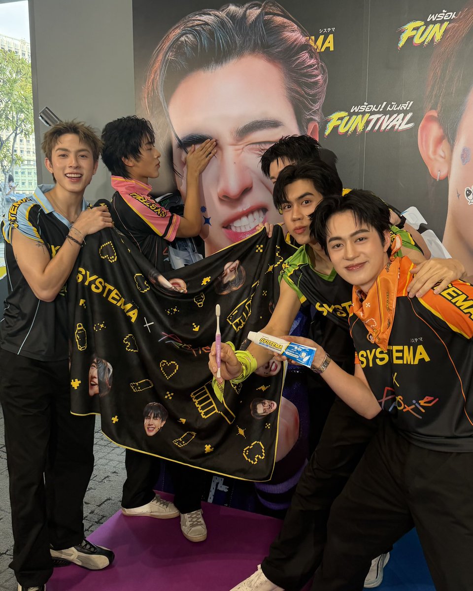 SystemaThailand's tweet photo. [Recap 🩵💜]

PROXIE IN FUNTIVAL LAND 🦷🪥

#SystemaPROXIEFuntival
#PROXIEOnglee #PROXIEVictor #PROXIEth️️️️ https://t.co/rkrLwp90fN