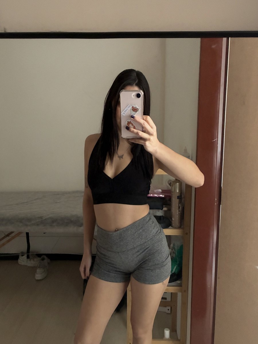 haloprincessie9's tweet photo. minimal yet sweet ✨☁️ https://t.co/gkvm6T4uKg