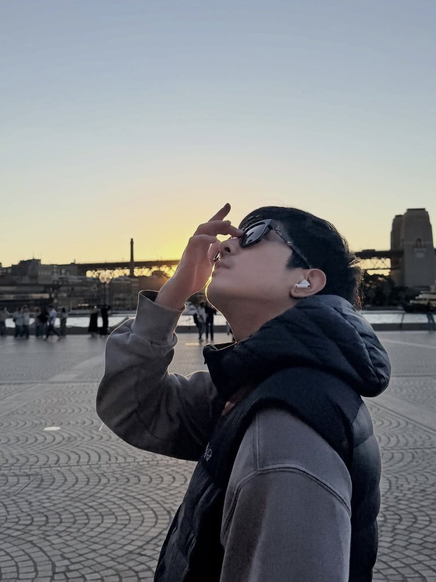 itsyourgirlhani's tweet photo. semsem 👩🏻‍❤️‍👨🏻🌇🖤 https://t.co/pMuHJv7KEh