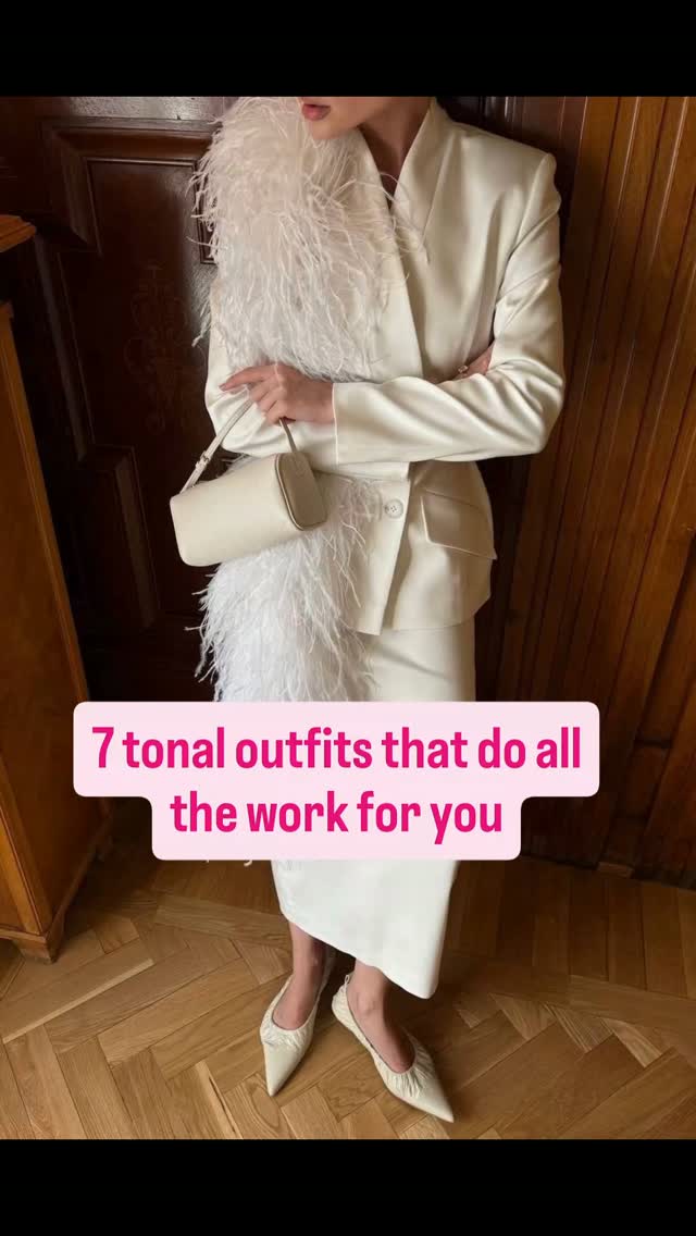 AmberlyEvaqto's tweet photo. Sticking to one palette is the easiest styling shortcut there is 🤎
Pick a color family and stay in it head to toe — suddenly the whole outfit looks put together without any effort. Black, beige, brown, green, pink, gray — swipe through 7 tonal https://t.co/2sslV7hULG