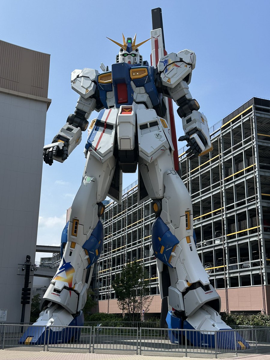 0njtv's tweet photo. ガンダムベース福岡の次はSIDE-Fへ!
やっぱり実物大νガンダムは何度見てもデカいしカッコいい✨
さて、ここでも何かいいものに出会えるかな(笑)
#ガンプラ
#SIDEF
#νガンダム https://t.co/1nI12LqVRt