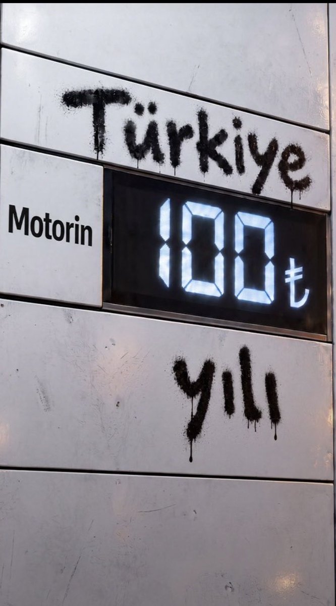 valhalla2014's tweet photo. Günaydın Türkiye 100 Yılı 😉 https://t.co/NgHd9mOU6m