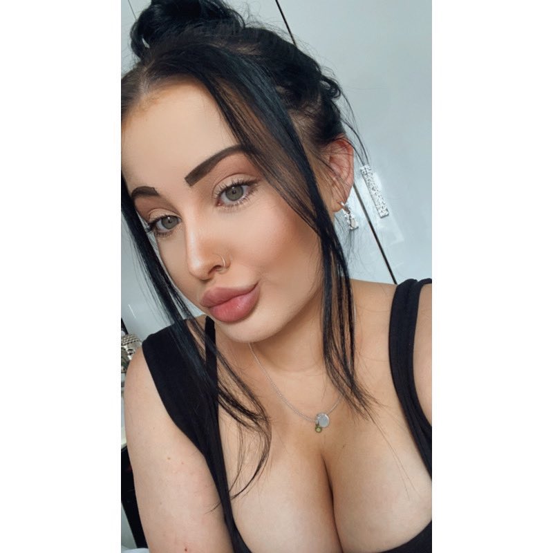 GoddeesChar1's tweet photo. Look at you wishing you could have me ๐ You will never be worthy. Be a good little sub and worship me by draining your wallets cause thatโs the only way you could ever make me cum ๐๐ฝ
#findom #pay #piggies #human #ATM #finsub #simp #cuckbeta #assworship https://t.co/qmlbnBHcaV