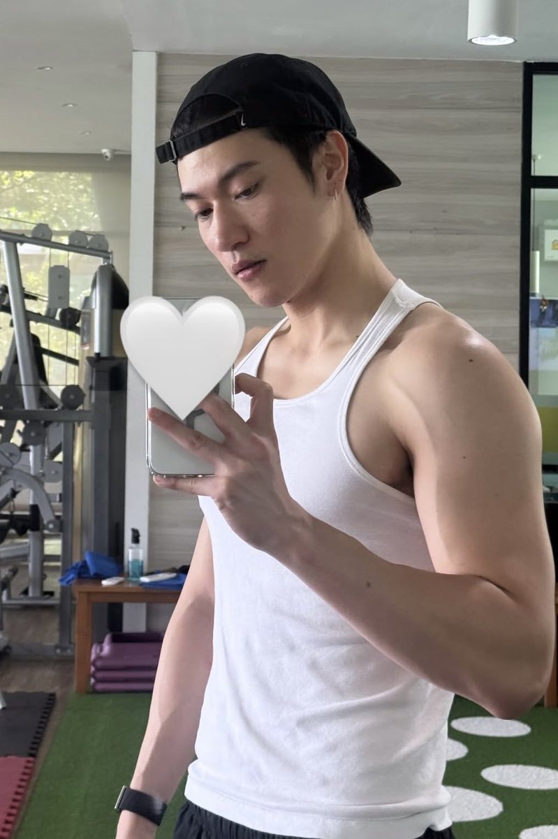 sultryficial's tweet photo. wdym inn’s bulking up any more than this? #seizehim #deadserious https://t.co/7VgigV2yLk