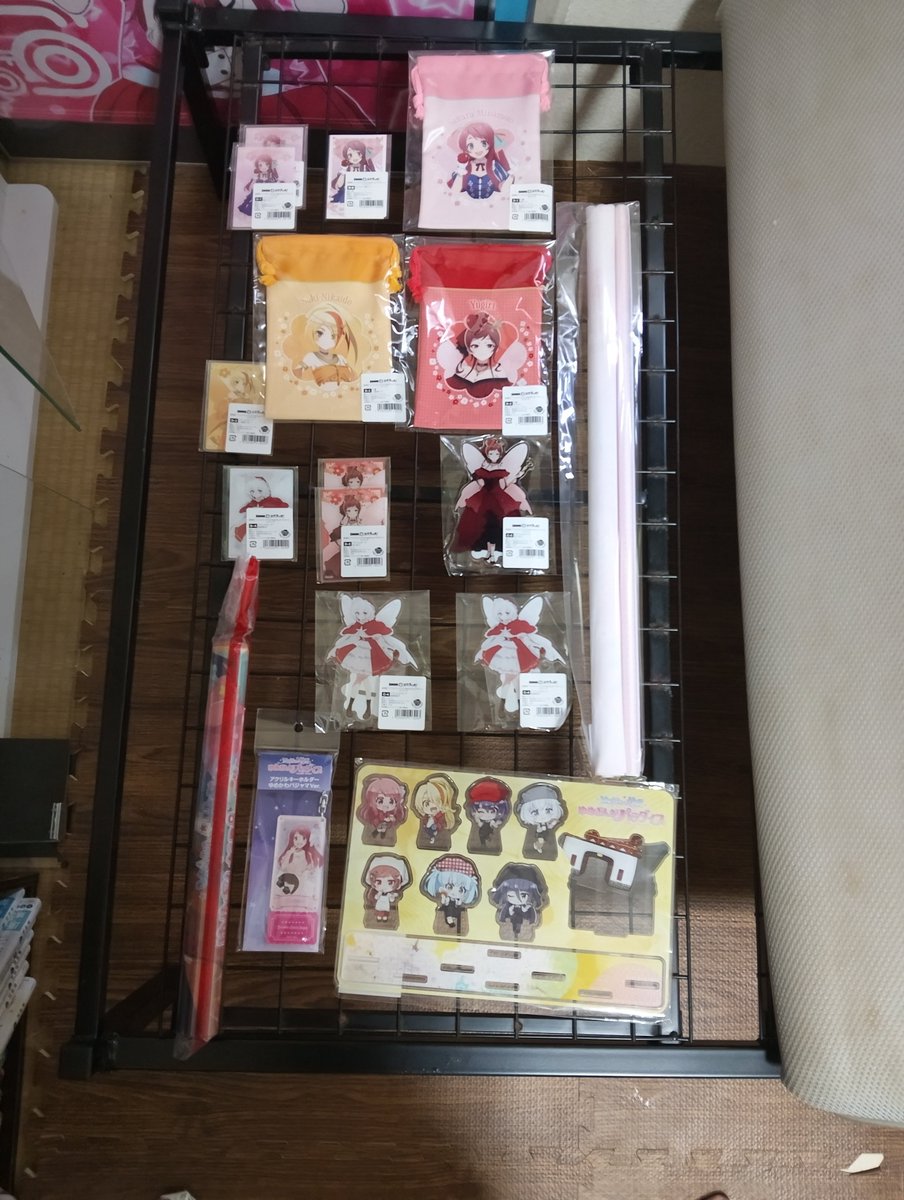 zls1sakura's tweet photo. 諸事情によりグッズを手放すことになりました。
まだグッズが残っておりますのでどなたか購入希望の方はご連絡をお願いします。
価格については要相談でお願いします。 https://t.co/FRiuB0zDsf