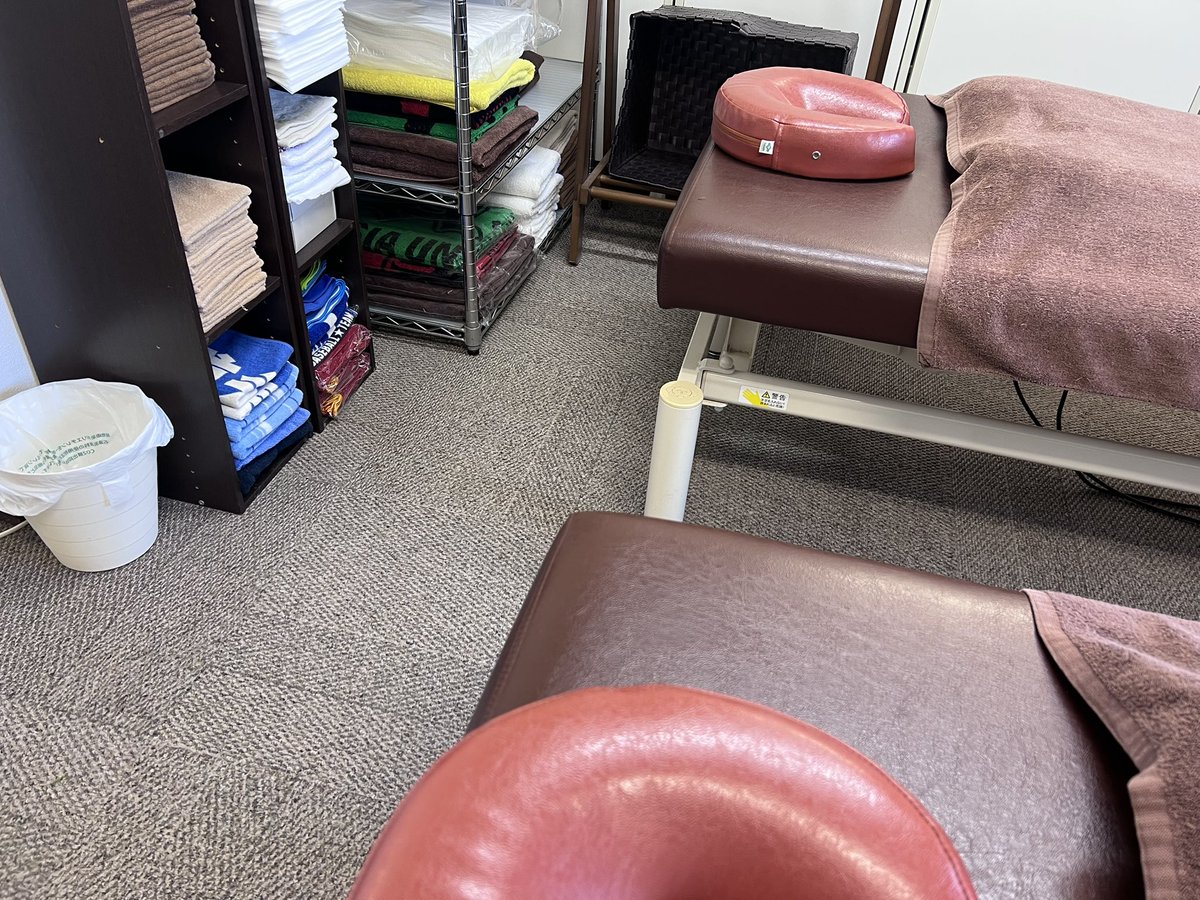 field_park_ace's tweet photo. 皆様、こんにちは☀️
9月17日(木)、本日も練習場治療院共に通常通りOpenしております⚾️
是非、お問い合わせ下さい。
お待ちしております🙇🏻‍♂️
#静岡県　#東部　#清水町　#室内練習場　#野球　#ソフトボール　#多目的広場　#鍼灸　#骨格矯正　#酸素カプセル　#トレーナー事業 https://t.co/7q75onbE9Y