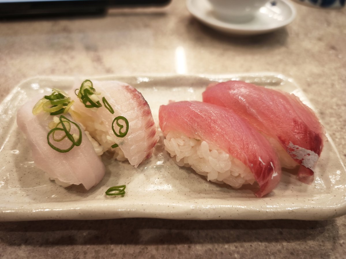 Clinker_P's tweet photo. 寿司屋に来た https://t.co/TqsVwrTFMX