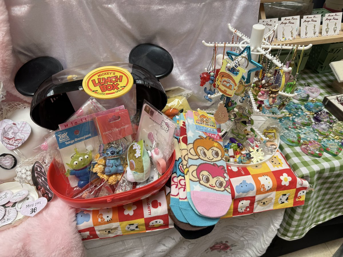 mybabieminnie's tweet photo. กริ๊งกริ๊งง~ วันนี้มาออกบูธที่งาน  RE and PLAY น้า✨ มี rosette ribbon และของจิ๋วนิดหน่อย ใครสนใจแวะมาเยี่ยมชมอุดหนุนกันได้ค่า (หรือใครสนใจชิ้นไหนทัก dm มาได้น้า)🫶🏻💘

📍 NEXTOPIA, 5th Floor, Siam Paragon 
📅 17 Sept 2026

#aight_Market #NEXTOPIA #REandPLAYmarket #PlayableMarket https://t.co/K8IBxyTgTN