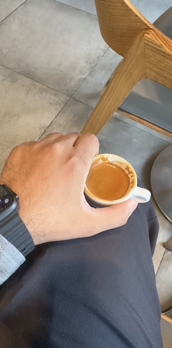 l5_mcv's tweet photo. الصبح . . زايد حلاه بـ طلة عيونك
ياللي صباحك يهب الشوق ويرده  ❤️ https://t.co/9hgVTonyVW