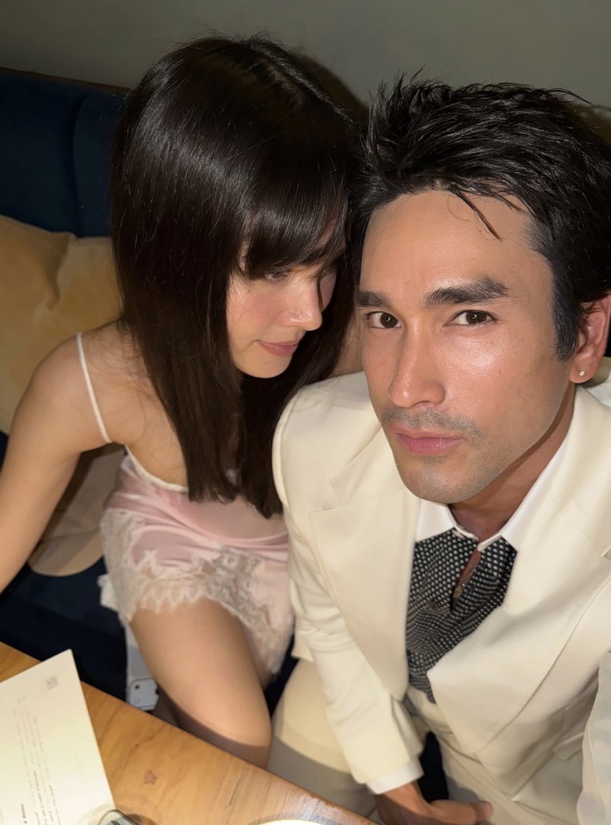UnderbedDara's tweet photo. 15 ปีของพี่แบร์ น้องญ่า หวานตลอดปายยยยยยยยย

#ใต้เตียงดารา #ณเดชน์ญาญ่า https://t.co/sfHLmdHDRx