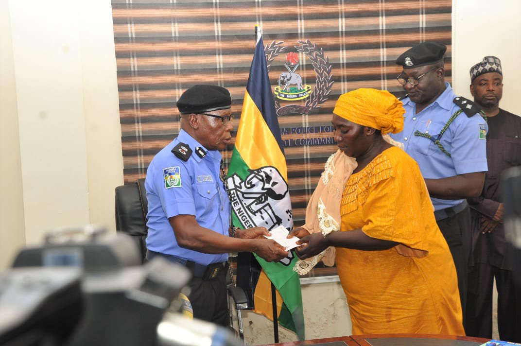 YobePoliceNG's tweet photo. The Commissioner of Police Yobe State Command, CP Usman Kanfani Jibrin psc, mspsp, sm.icm on Wednesday 16/09/2026 presents N8,075,586.30 Group Life Assurance cheques to 10 families of deceased Police Officers. https://t.co/achLyovWKV