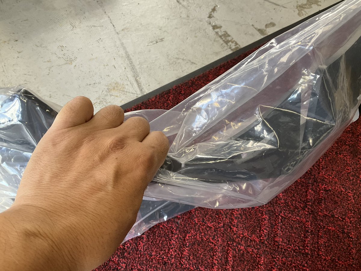 KTM819O4's tweet photo. #Xgrip #樹脂製アンダーガード #軽い #リンク部二重ガード 
いかにも売れそうなパーツです！(´∀｀*)／ https://t.co/s5qQ2S3N81