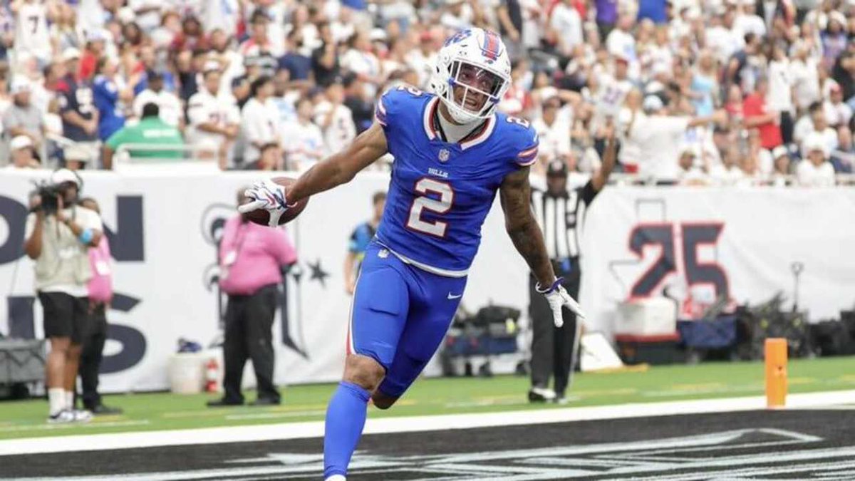 MorrowSports's tweet photo. 2. DJ Moore O 62.5 Receiving Yards. 

He put up 100 vs. a better defense last week, and immediately established himself as Josh Allen's clear-cut WR1, leading the Bills in snaps (76%) and targets (8). He's the best receiver on this team by far and will be used like it.

#nfl #tnf https://t.co/5b1O4qjnQ8