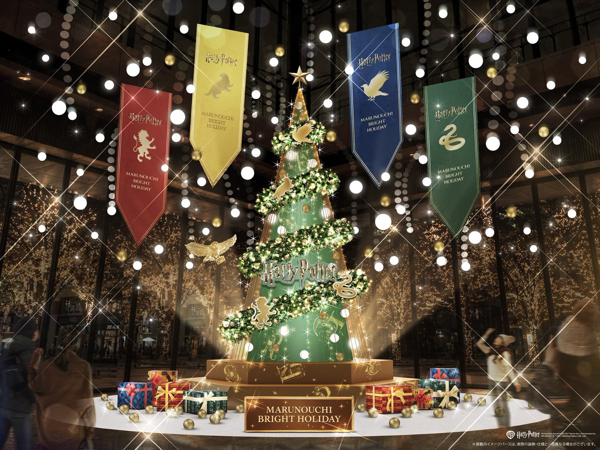 oricon's tweet photo. この冬、東京・丸の内が「ハリー・ポッター」の魔法に包まれる🪄

丸ビルには「HOGWARTS SNOW TREE」が登場。映画シリーズの音楽と“魔法の雪”がきらめくライティングショーを開催❄️❄️❄️

新ドラマシリーズは2026年クリスマスに配信開始予定
https://t.co/ivmoDY5ymM https://t.co/uGn8t4GE2c