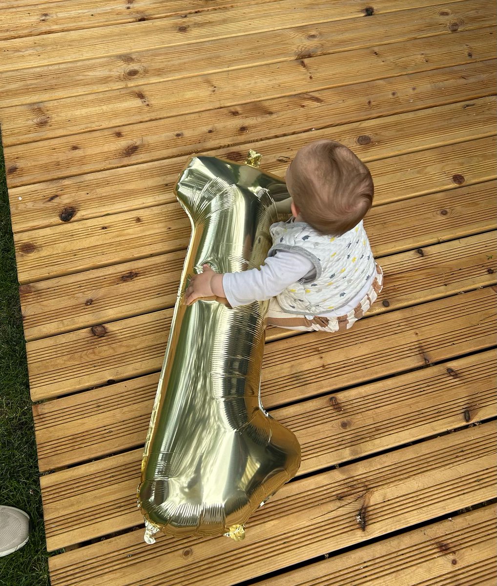 RandiSpren7cv's tweet photo. Photo by Nina Begesh on June 28, 2026. May be an image of baby, balloon, outdoors and text. https://t.co/kSFq8bZ1Rr