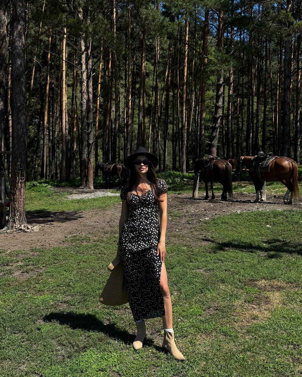 KandraBarbum47's tweet photo. Photo shared by Anastasia Sukhanova | stylist on July 13, 2025 tagging @streetstyled, @ootdmagazine, @befree_fashion, @the. glamory, @instaaltay, @emperiance, @viiisuual, and @glamour_secretstm. https://t.co/4Tj1Fjxm2w