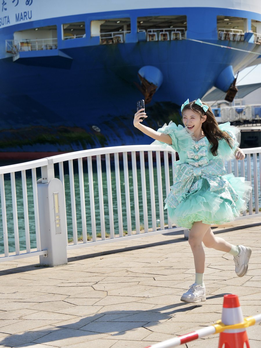 CUTIE_STREET_'s tweet photo. 撮影風景（オーバーハンドパス）

💚かなが走ったぁ❕
💜アスリート鍋

#CUTIESTREET #きゅーすと https://t.co/gOqzXYVnCM