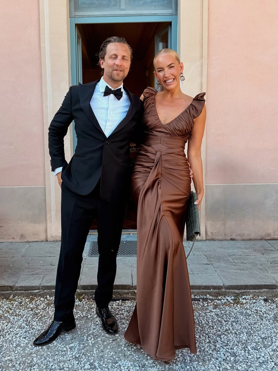 AnjinhoDig's tweet photo. My wedding look 🥹 Reklam: @adoore https://t.co/hnLHU8z3EA