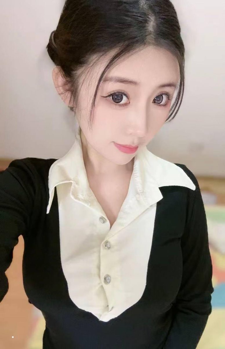 177Rrocha's tweet photo. #按摩小子   顶级颜值艺术系清纯美女 ！颜值妥妥的明星级别，身材也巨棒！没想到背后这么反差， https://t.co/EjfdG1b5fc