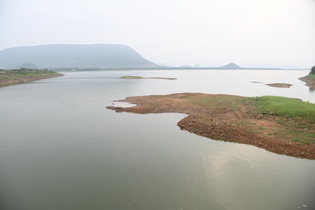 CDMA_Municipal's tweet photo. @GVMC_VISAKHA  Commissioner Kethan Garg inspected Meghadri Gedda Reservoir and directed officials to assess water availability, conduct a drone survey and prepare a development plan to strengthen the city’s drinking water supply.

#Visakhapatnam #WaterManagement https://t.co/EVi5sJp13E