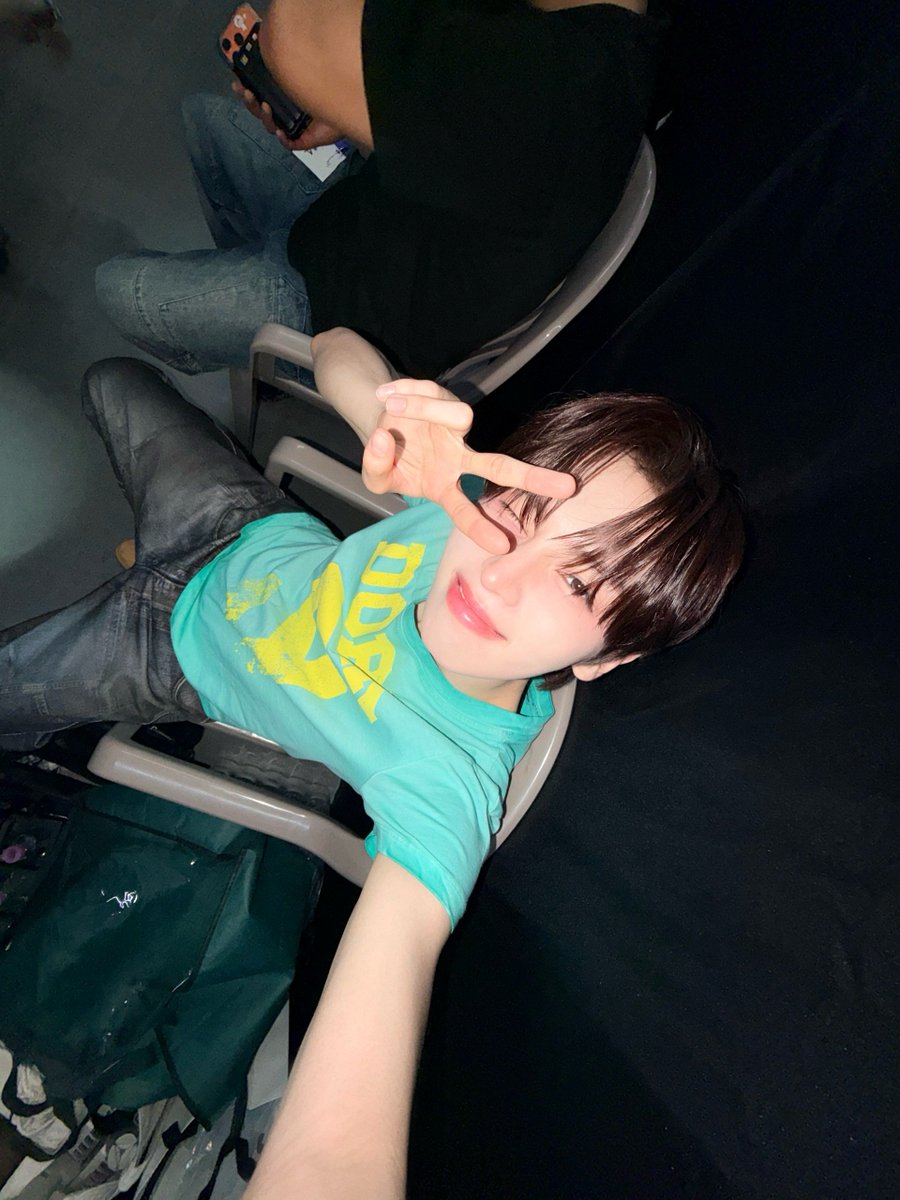 TUNEXX_official's tweet photo. 민트모드
#사실민트초코안좋아함
#TUNEXX #튜넥스 
#Inhu #인후 https://t.co/CHc81wLYw8