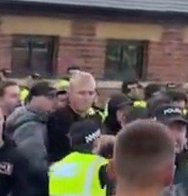 nogeenton's tweet photo. @Awaydays23 Doe wat aan dit lamaatje @AZAlkmaar @KNVB @UEFA 💦 https://t.co/RLAaeeMOad