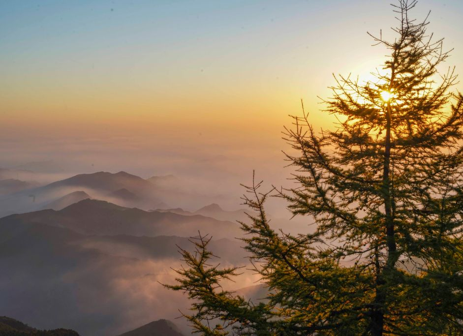 Guangming_Daily's tweet photo. Photos taken on Sept. 16, 2026 show the morning scenery at #Wuling Mountain National Nature Reserve in #Xinglong County of #Chengde City, north China's #Hebei Province.
https://t.co/1qmlWHnIBW https://t.co/8NVVvOX6zg