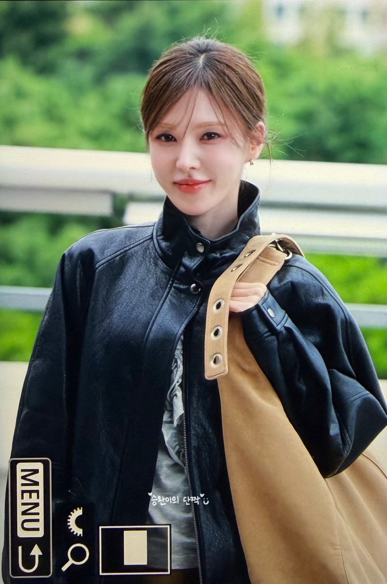 aloha_w221's tweet photo. 260917 GMP 출국

시크시크 이뽀🩵
#RedVelvet #WENDY #웬디 https://t.co/nwcTl23259