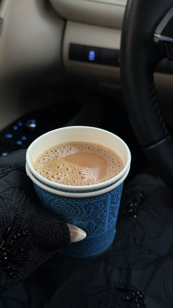 3yashi87's tweet photo. قدّس متعتك الصغيره☝🏻
ولو كانت كوباً من الشاي ☕️

#صباح_اللطافه 
#صباح_الخيـر 
#صباح_الأشياء_المُشرقة https://t.co/Qp9nDKa8vx