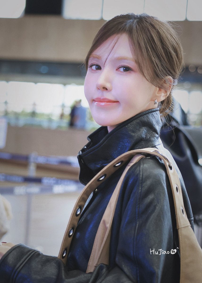 HuJiao_1009's tweet photo. 260917 GMP ✈️ #WENDY #웬디  

손승완 어린이~ 조심히 다녀와요🥰 https://t.co/DFC3JoLHxL
