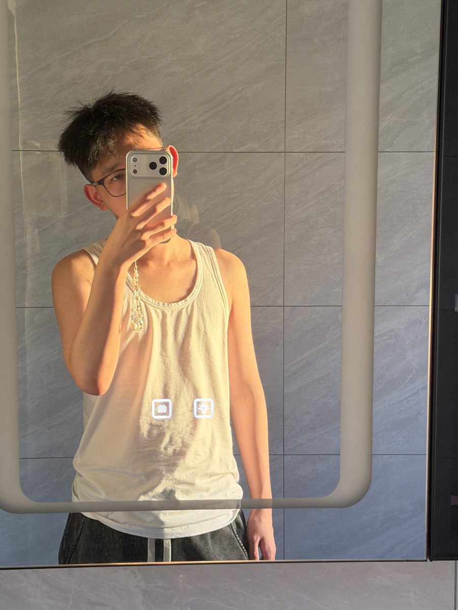 Nick0zki's tweet photo. 有人吗 https://t.co/mnElolxUqn