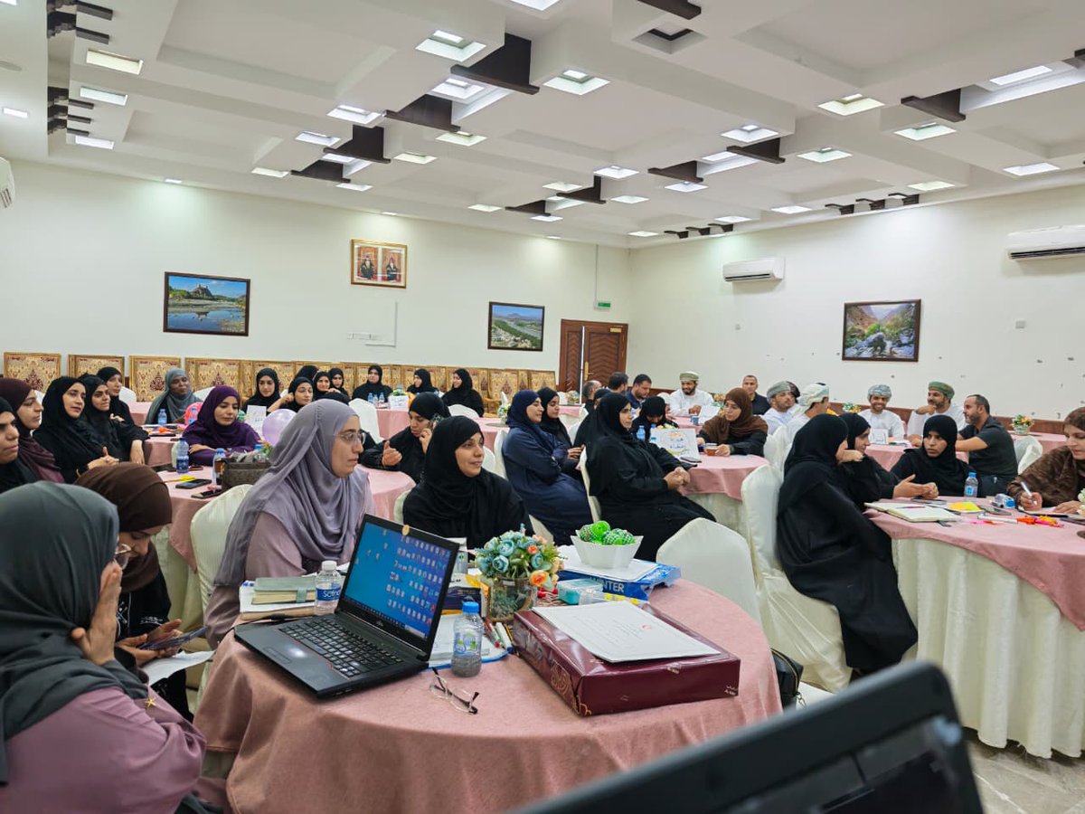 DGHS_Dakhiliyah's tweet photo. نفّذ قسم تعزيز الصحة، ممثلًا في برامج الصحة المدرسية والجامعية بمحافظة الداخلية، ورشة تدريبية بعنوان حقيبة الدعم النفسي والاجتماعي، استمرت لمدة يومين واستهدفت ممرضي الصحة المدرسية.
#صحة_مستدامة_وخدمات_رائدة
 #صحة_رائدة_مستدامة_للجميع
 #صحية_الداخلية https://t.co/r8StO9D0Nd
