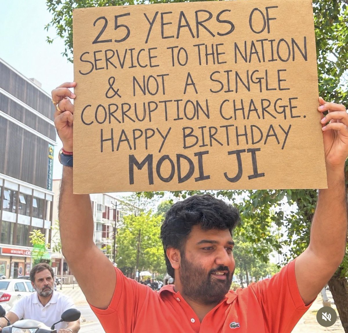 JaipurDialogues's tweet photo. The Guy on the Scooty🤣 https://t.co/NSGfvxXQvV