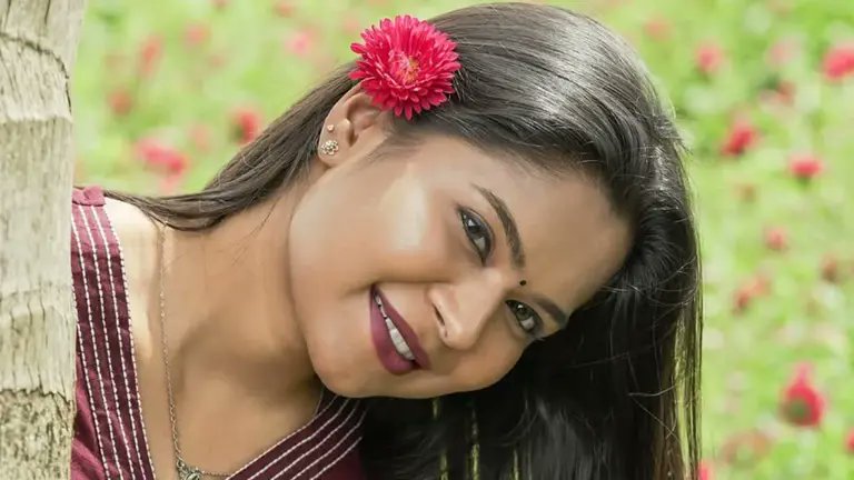 HunterflyCo's tweet photo. Who Is Savinya Velu? Meet Bigg Boss Tamil 10’s First Evicted Contestant
https://t.co/uaRi0lUKwg https://t.co/oltPOAsQFA