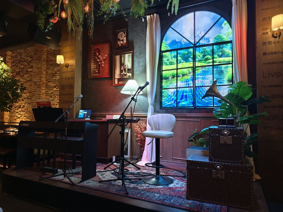 daebakoh's tweet photo. Just stumbled on a hidden acoustic set in a tiny café—soft guitar strums + a crowd singing along = pure magic that made my entire week brighter. , https://t.co/ZCtAfPVrij