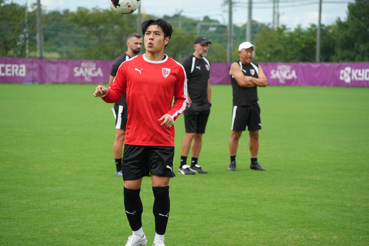 sangafc's tweet photo. 本日より、#諸岡裕人 選手がチームに合流🔥
ようこそ、モロ🟣

#sanga #京都サンガ https://t.co/Ue8Q3zBqGh