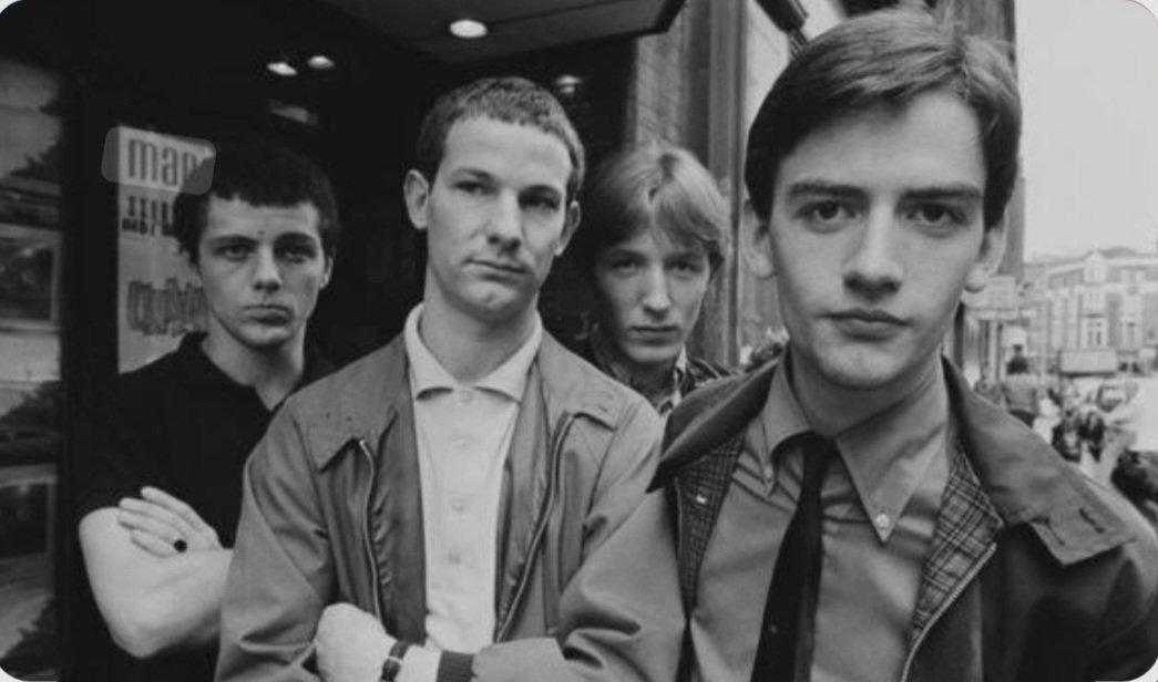 paul1964Jam's tweet photo. I can feel that taste for life slipping away
And striking the lost chord i find nothing to say
Someone told me,all dressed up and nowhere to go
I should have that sinking feeling,my head hung low
But this is my world today
My world your living in everyday...... https://t.co/6yP8vMYF6a