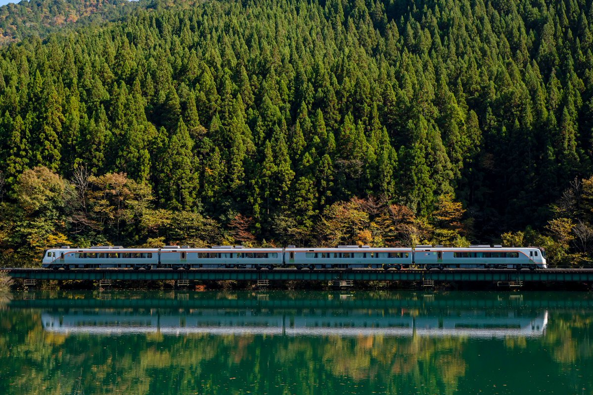 JRCentral_OFL's tweet photo. ／
明日から9/23(水)まで！
全席指定席で運行
＼

東海道・山陽新幹線「のぞみ」と在来線特急「ひだ」「しなの」「南紀」は全席指定席。自由席はありませんので、ご注意ください。

◆「のぞみ」
https://t.co/xIWj1ZdvDv
◆「ひだ」「しなの」「南紀」
https://t.co/uZYmHClTZP https://t.co/Pkn79Mlzbm